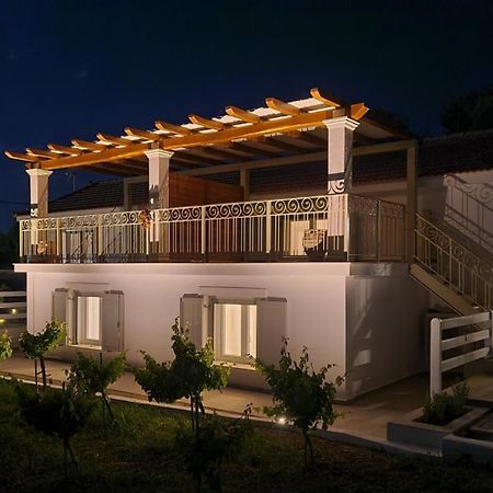 Apollonides Seafront Villa1 Aoede Lixouri Bagian luar foto