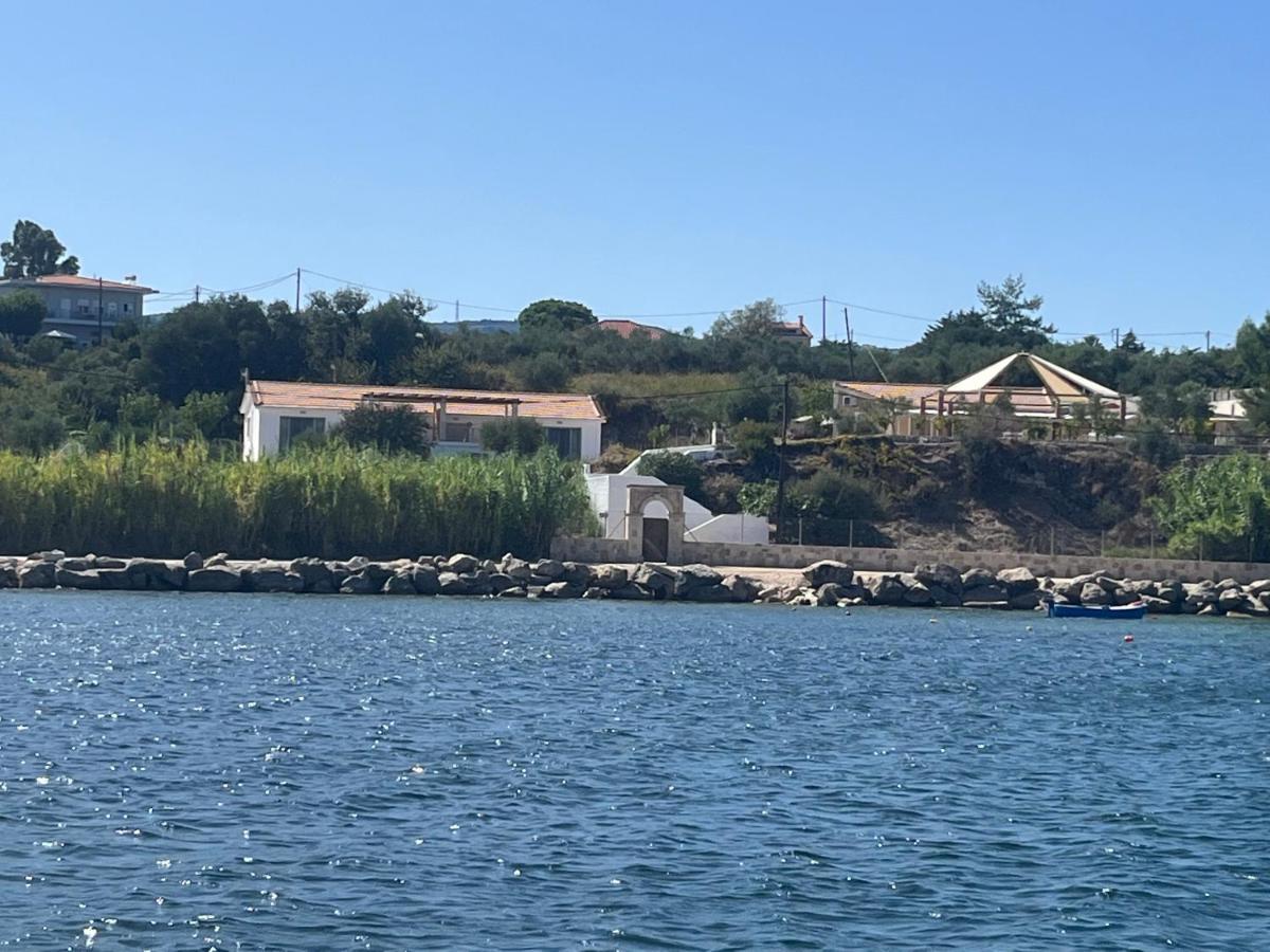 Apollonides Seafront Villa1 Aoede Lixouri Bagian luar foto