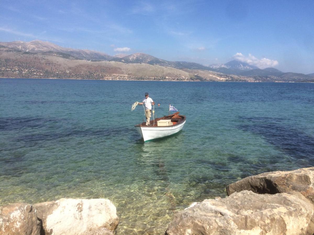Apollonides Seafront Villa1 Aoede Lixouri Bagian luar foto
