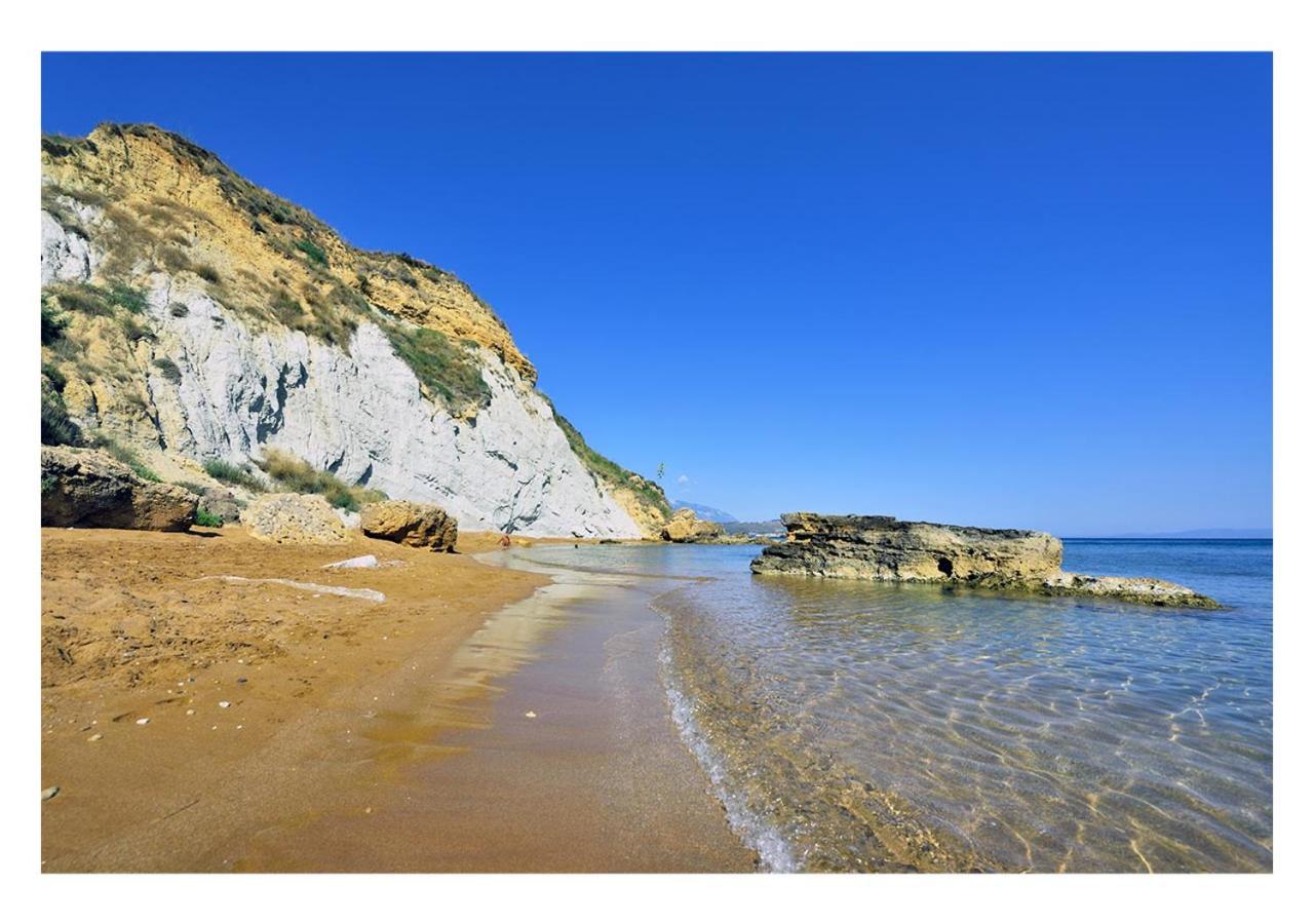 Apollonides Seafront Villa1 Aoede Lixouri Bagian luar foto
