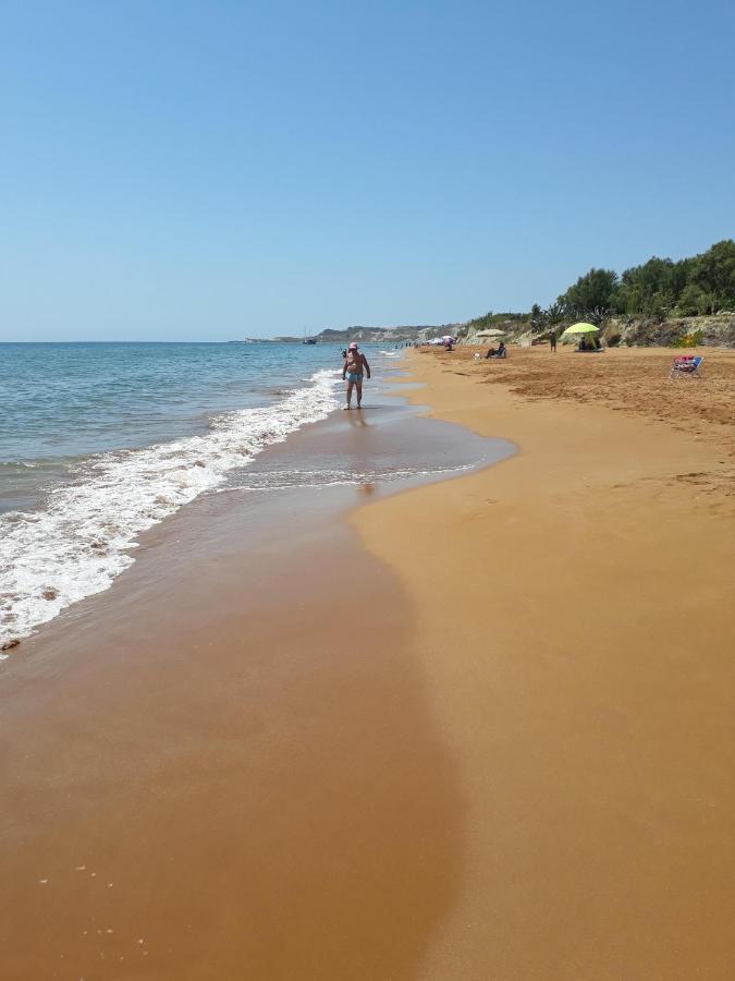 Apollonides Seafront Villa1 Aoede Lixouri Bagian luar foto