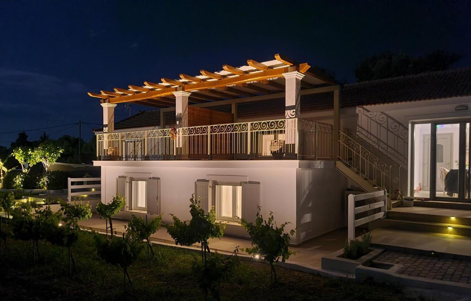 Apollonides Seafront Villa1 Aoede Lixouri Bagian luar foto